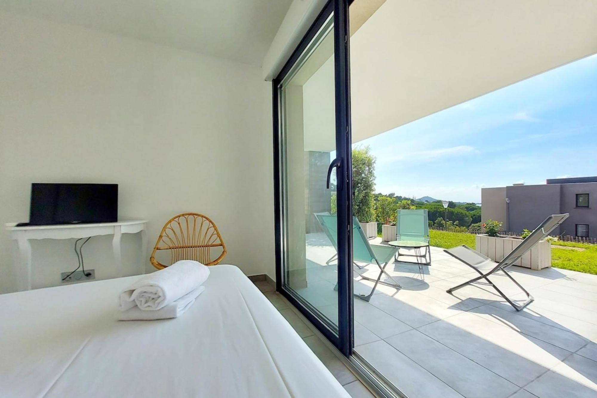 Kiara - Beach By Foot Terrace Isolella - By Tgb Pietrosella 外观 照片